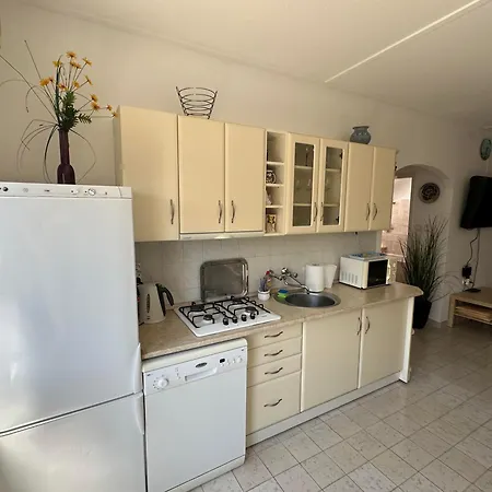 Agi Apartmanhaz Балатонлелле