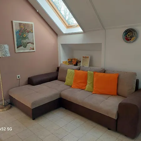 Agi Apartmanhaz *